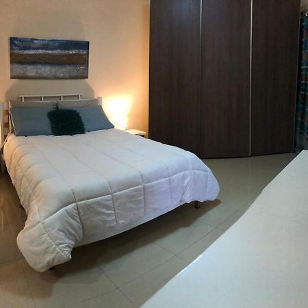 The Village Apartment 2 Kirkop Екстер'єр фото